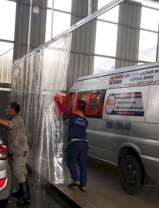 Rèm nhựa pvc ngăn nước tại khu vực rửa xe, phòng sơn hóa chất - 6